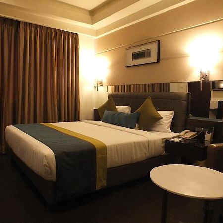 Hotel Regalia Tirupati Exteriör bild