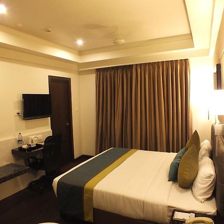 Hotel Regalia Tirupati Exteriör bild