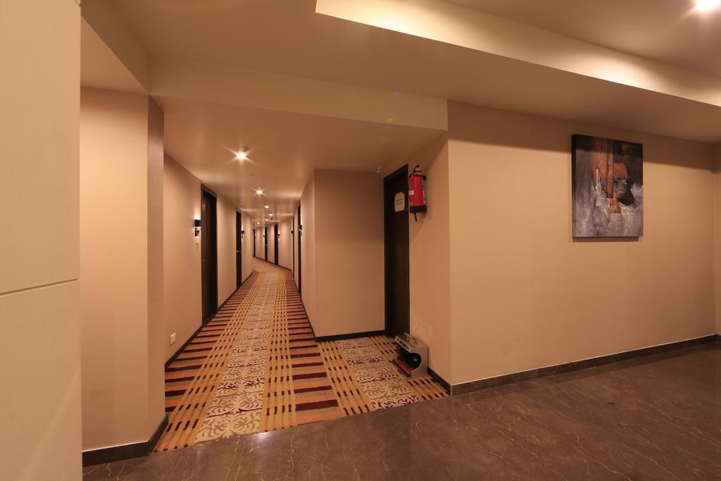 Hotel Regalia Tirupati Exteriör bild
