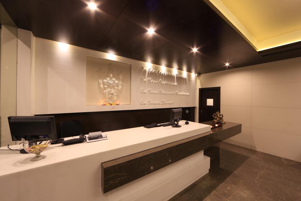Hotel Regalia Tirupati Exteriör bild