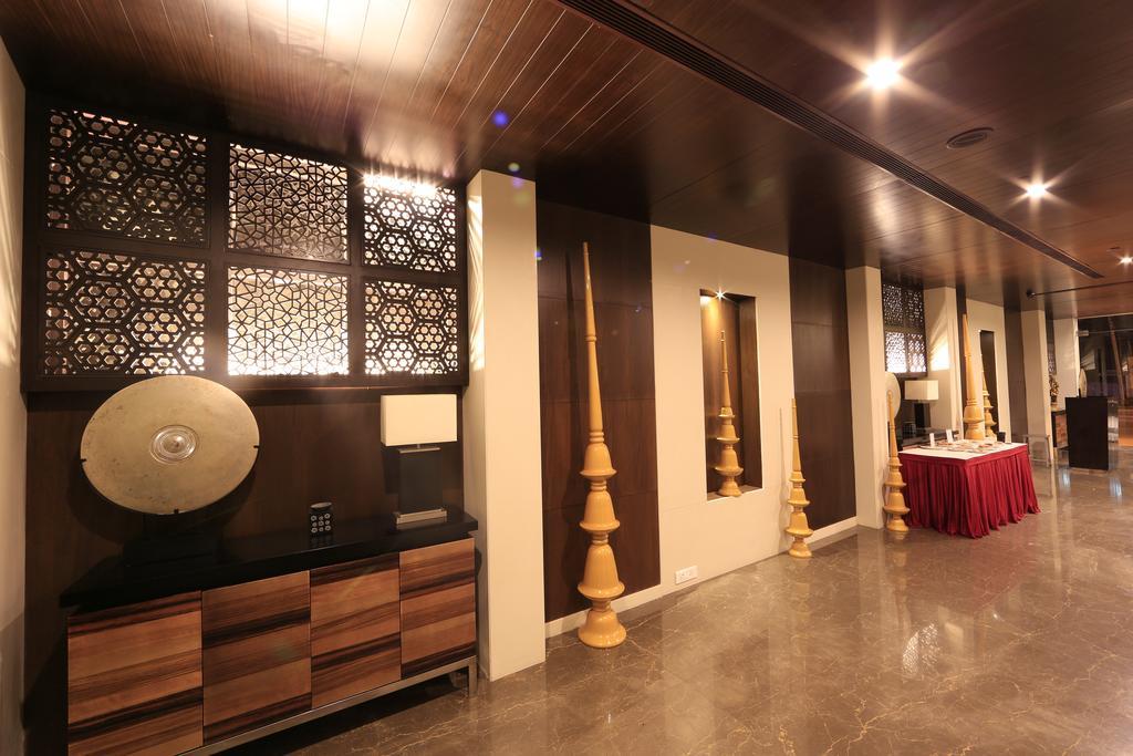 Hotel Regalia Tirupati Exteriör bild