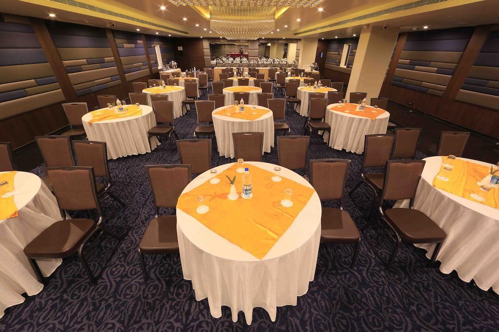 Hotel Regalia Tirupati Exteriör bild