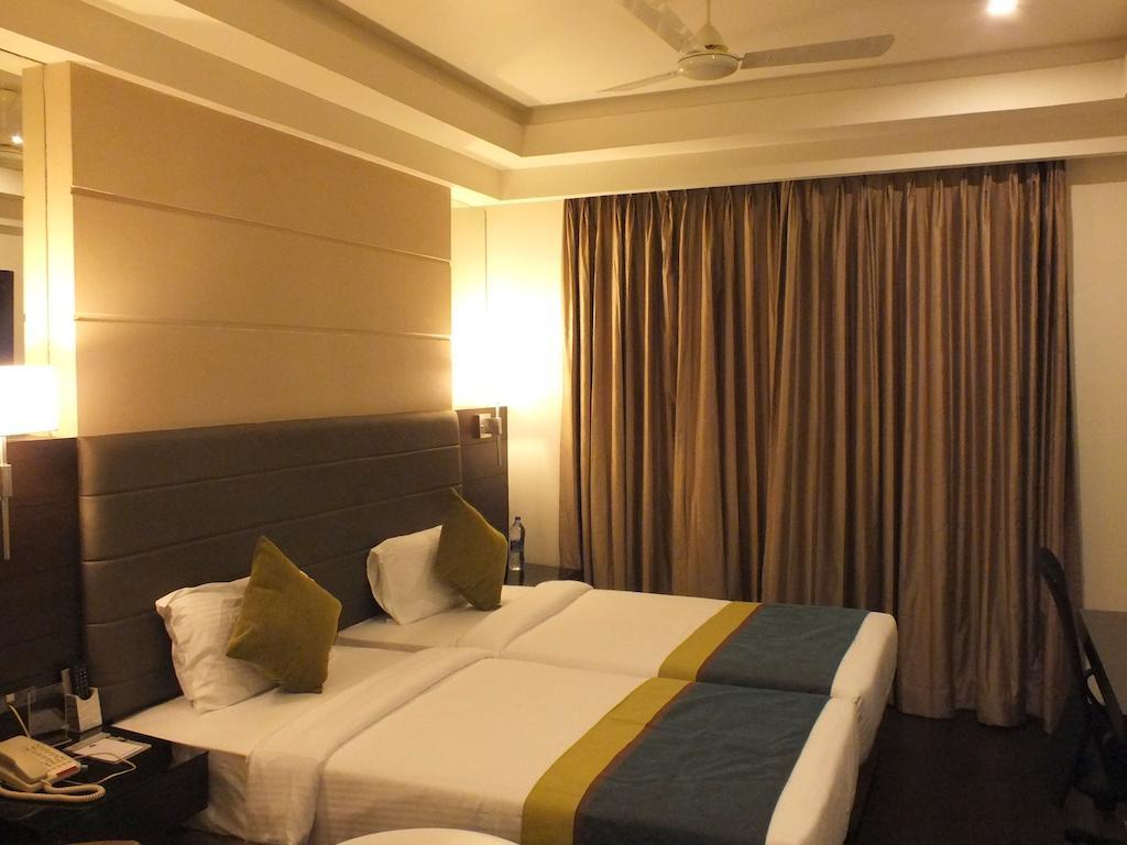 Hotel Regalia Tirupati Exteriör bild
