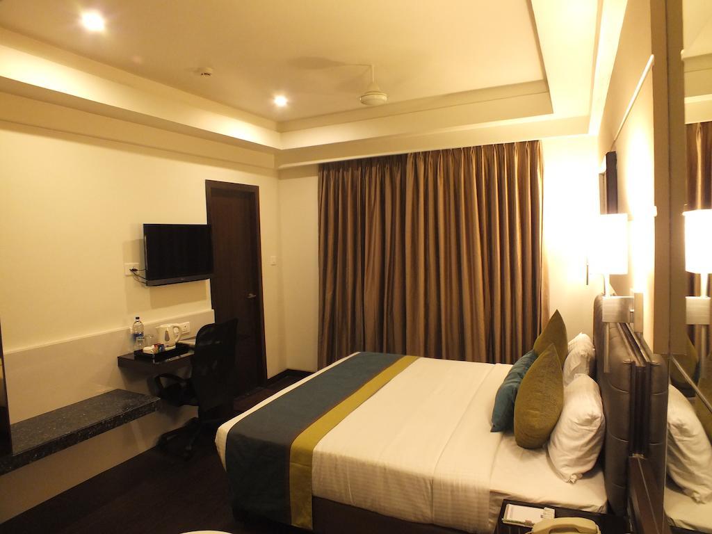 Hotel Regalia Tirupati Exteriör bild