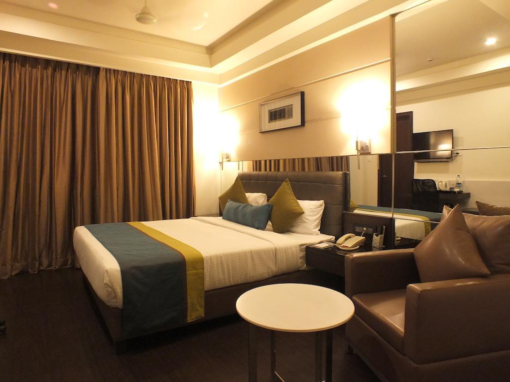 Hotel Regalia Tirupati Exteriör bild