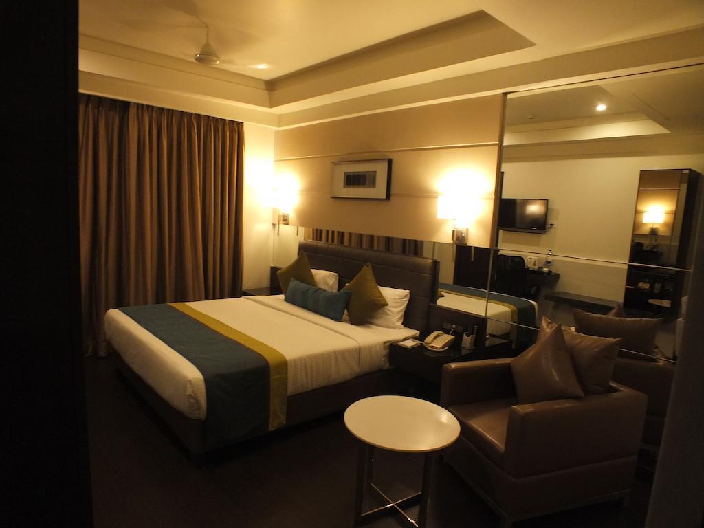 Hotel Regalia Tirupati Exteriör bild