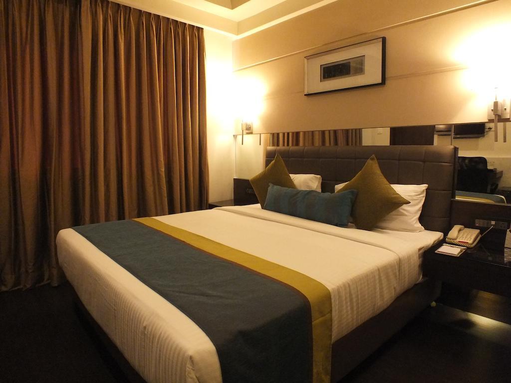 Hotel Regalia Tirupati Exteriör bild