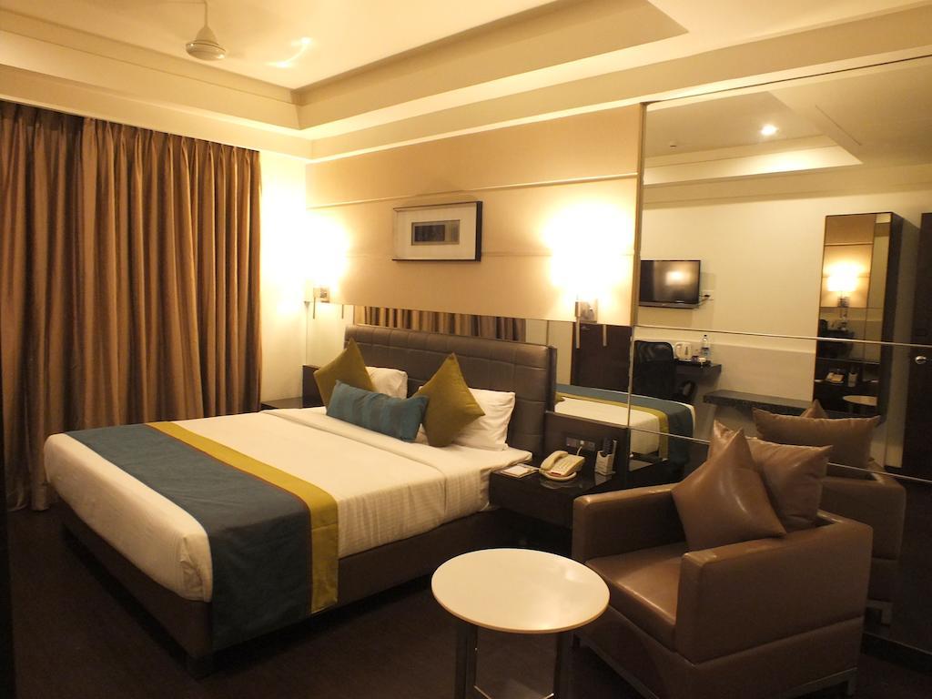Hotel Regalia Tirupati Exteriör bild