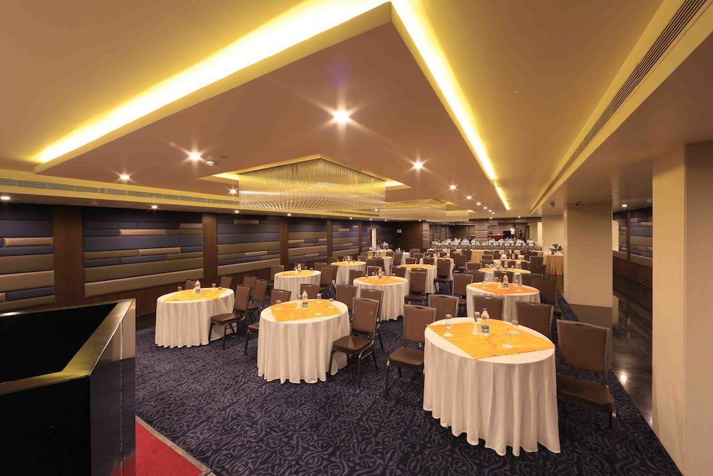 Hotel Regalia Tirupati Exteriör bild