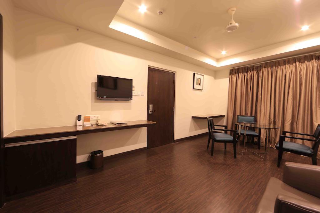 Hotel Regalia Tirupati Exteriör bild