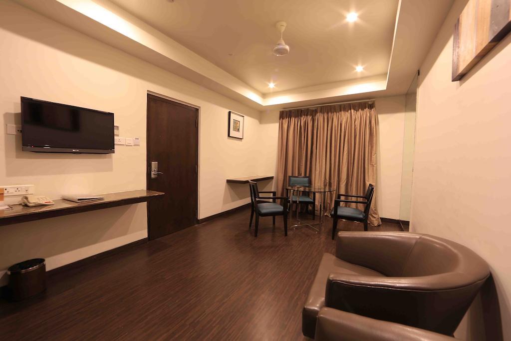 Hotel Regalia Tirupati Exteriör bild