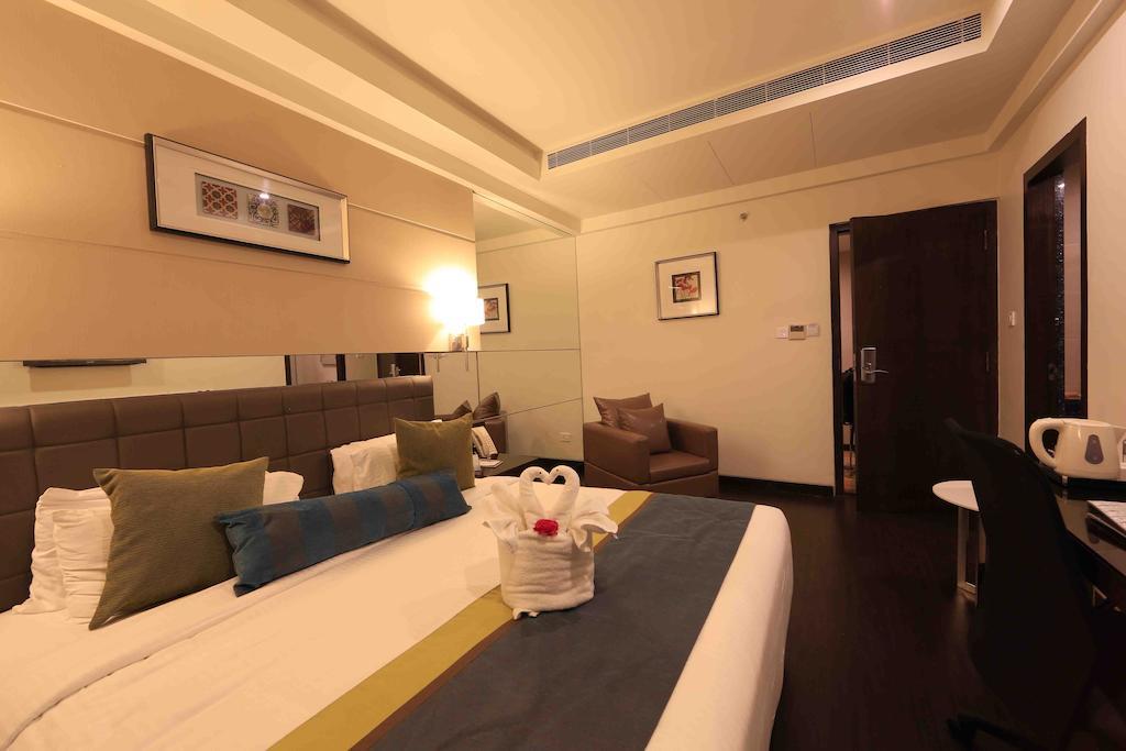 Hotel Regalia Tirupati Exteriör bild