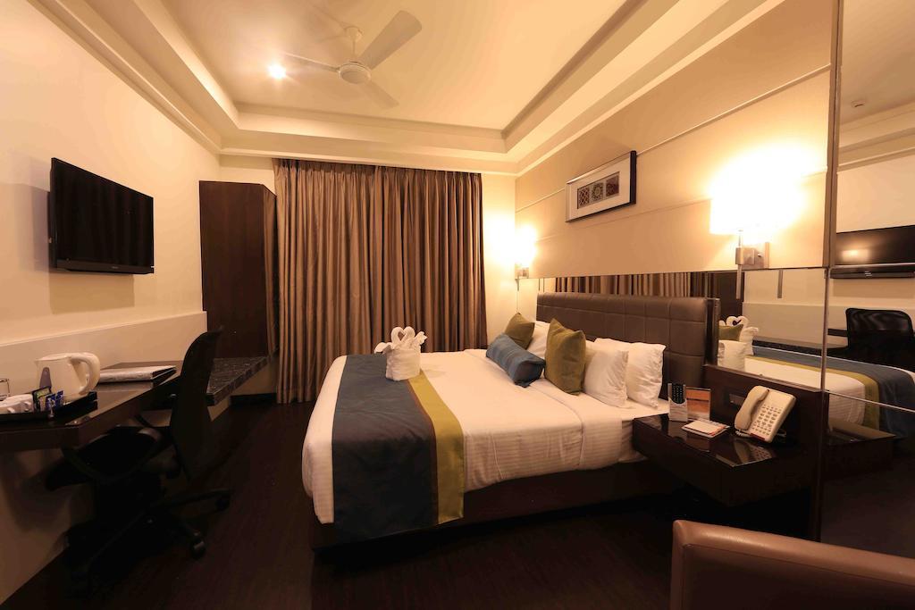 Hotel Regalia Tirupati Exteriör bild